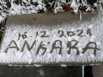 Baskent'te Kar Yagisi