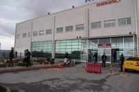 Biçakli Saldirgan 2 Kisiyi Yaraladi