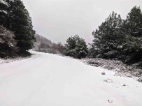 Erdek'in Yüksek Kesimlerde Kar Yagisi Etkili Oldu