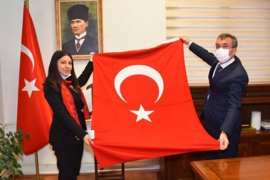 Gaziantep'ten Kirikkale'ye Bayrak Ve Toprak