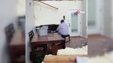 Hortumda Yikilan Evinde Piyano Çaldi