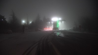 Kirklareli'nin Yüksek Kesimlerinde Kar Yagisi Ve Sis Etkili Oldu