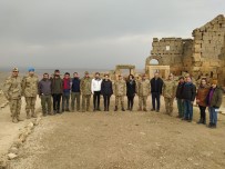 Komutanlar Zerzevan Kalesi'nde