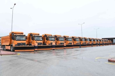 Konya Büyüksehir Kar Ve Buzlanmaya Karsi 31 Ilçede Görev Basinda