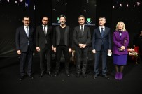 Sanatçi Ugur Isilak Mamaklilara Unutulmaz Bir Gece Yasatti