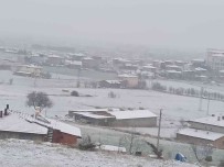 Suhut'ta Kar Yagisi Etkili Oldu