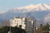 Turizm Kenti Antalya'da Ayni Gün Iki Mevsim