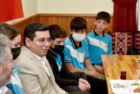 Tütüncü, SAYAD'in Misafiri Çocuklarla Bulustu