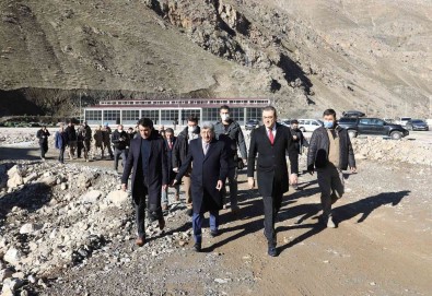 Vali Bilmez'den Çatak Ilçesine Ziyaret