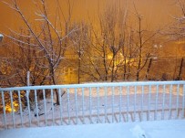 Hakkari'de Kar Yagisi Etkili Olmaya Basladi