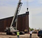 ABD'de Texas Eyaleti Federal Hükümetten Bagimsiz Meksika Sinirina Duvar Insa Ediyor