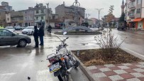Otomobille Çarpisan Motosiklette 2 Kisi Yaralandi