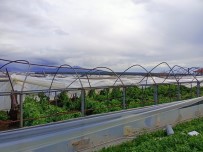 Seydikemer'de Hortum Seralari Yikti Geçti