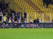 Spor Toto Süper Lig Açiklamasi Fenerbahçe Açiklamasi 2 - Besiktas Açiklamasi 1 (Ilk Yari)