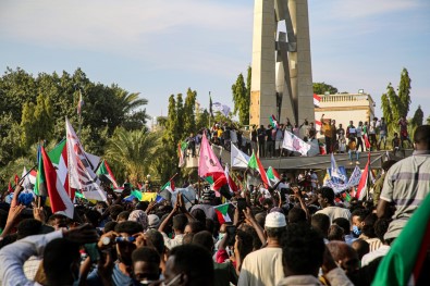 Sudan'da Binlerce Kisi 'Aralik Devrimi'Nin 3. Yil Dönümünde Sokaklara Döküldü