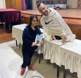 Bedensel Engelli Milli Yüzücü Basarisinin Sirlarini Anlatti