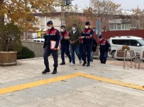 Elazig'da Vagonlarin Baglanti Kancalarini Çalan Süpheliler Yakalandi