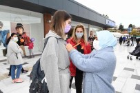 Gönül Elleri Çarsisi'ndan Kadina Siddet Için Farkindalik Etkinligi