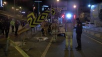 Kadiköy'de Otomobil Ok Gibi Bariyerlere Saplandi Açiklamasi 1 Ölü