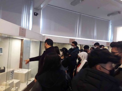 NEVÜ Ögrencileri Gezerek Ögreniyor