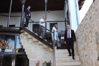 Romanlar Kendilerine Hizmet Eden Kaymakami Unutmadi