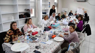 Söke'nin Çinileri 117 Bin Liralik Yardima Dönüstü