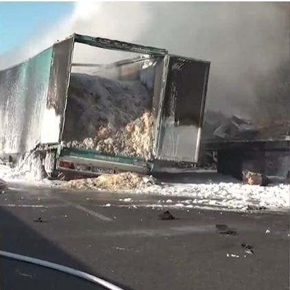 Almanya'da dehşet anları! Kamyon ABD askeri araç konvoyuna daldı