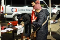 Çekya'da Asi Karsitlarindan Çek Devlet Televizyonu Önünde Protesto