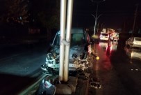 Direge Çarpan Araç Yandi