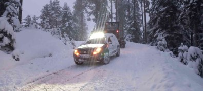 Imdatlarina Karla Mücadele Ekipleri Yetisti