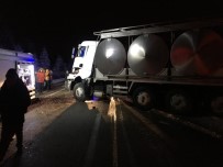 Kamyon, Tir Ve Otobüsün Karistigi Kazada 2 Kisi Yaralandi