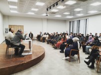 Serdivan'da Belgesel Gösterimi Ve Söylesi Bir Arada