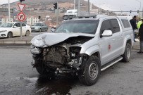 Valilik Koruma Araci Kaza Yapti Açiklamasi 3'Ü Polis 4 Yarali