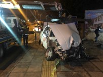Sürücünün Direksiyon Hakimiyetini Kaybettigi Otomobil Duvara Çarpti Açiklamasi1 Ölü