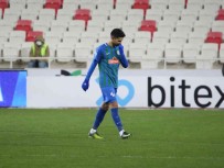 Rizespor'da Alper Potuk Kirmizi Kart Gördü!