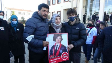 Çanakkale'de Bir Gencin Ölümüne Neden Olan Alkollü Sürücüye 3 Yil 4 Ay Hapis Cezasi