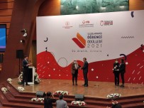 YTB'nin Düzenledigi 'Uluslararasi Ögrenci Ödülleri' Sahiplerini Buldu