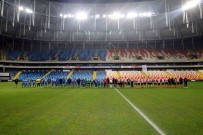 Adanaspor Ve Adana Demirspor'un Eski Futbolculari 'Söhretler Karmasi' Maçinda Karsilasti