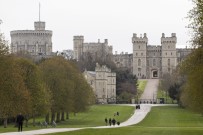 Ingiltere Kraliçesi II. Elizabeth'in Bulundugu Windsor Kalesi'ne Izinsiz Giren Silahli Sahis Tutuklandi