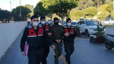 Is Yerinin Camini Kirip Dizüstü Bilgisayari Çaldi