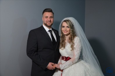 Rus kadın müslüman olup Türk genç ile evlendi