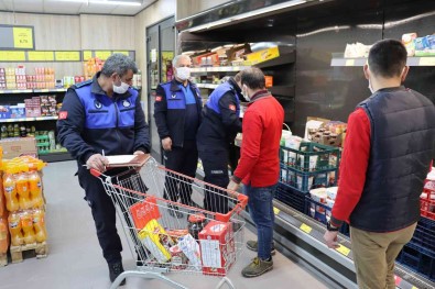 Günyüzü'nde Zabitalar Esnaf Ve Marketleri Denetlemeye Çikti