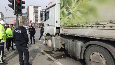 Dilenirken Tirin Altinda Kalan Yasli Kadin Öldü