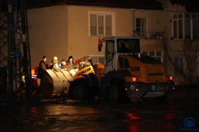 Edirne'nin Uzunköprü ilçesinde dere taştı