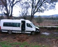 Ögrenci Servisi Kaza Yapti Açiklamasi 3 Yarali