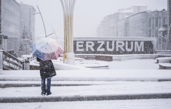 Meteoroloji'den flaş hava durumu uyarısı: Fırtına ve yağışlı havalar geri dönüyor