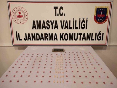 Amasya'da Aramaya Yapilan Araçta 183 Uyusturucu Hap Bulundu