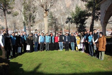 Yeni Evlenen 17 Çifte 10'Ar Bin Lira Hediye