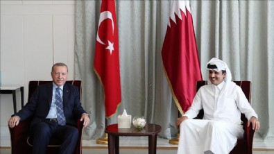 Cumhurbaşkanı Erdoğan Katar'da onuruna verilen yemeğe katıldı