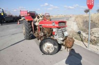 Konya'da Kamyon Traktörle Çarpisti Açiklamasi 2 Yarali